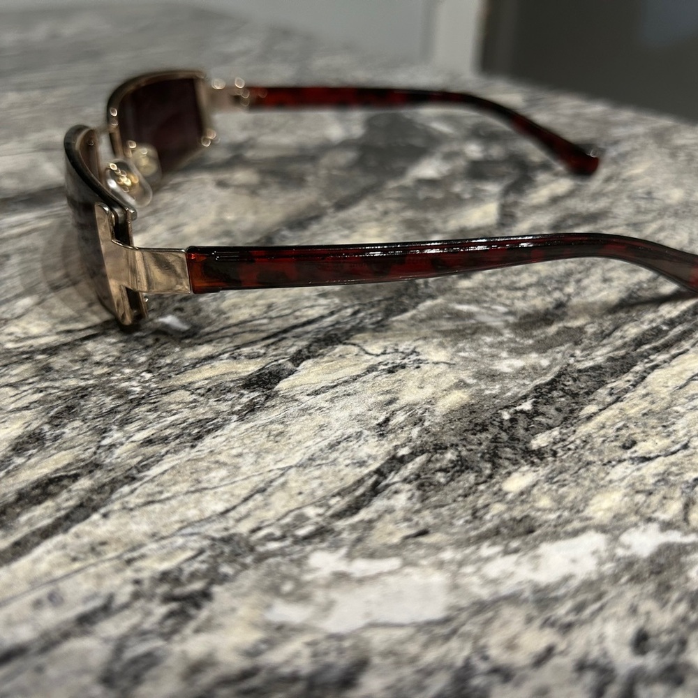 STATE Tortoise Shell Sunglasses - Picture 5 of 12
